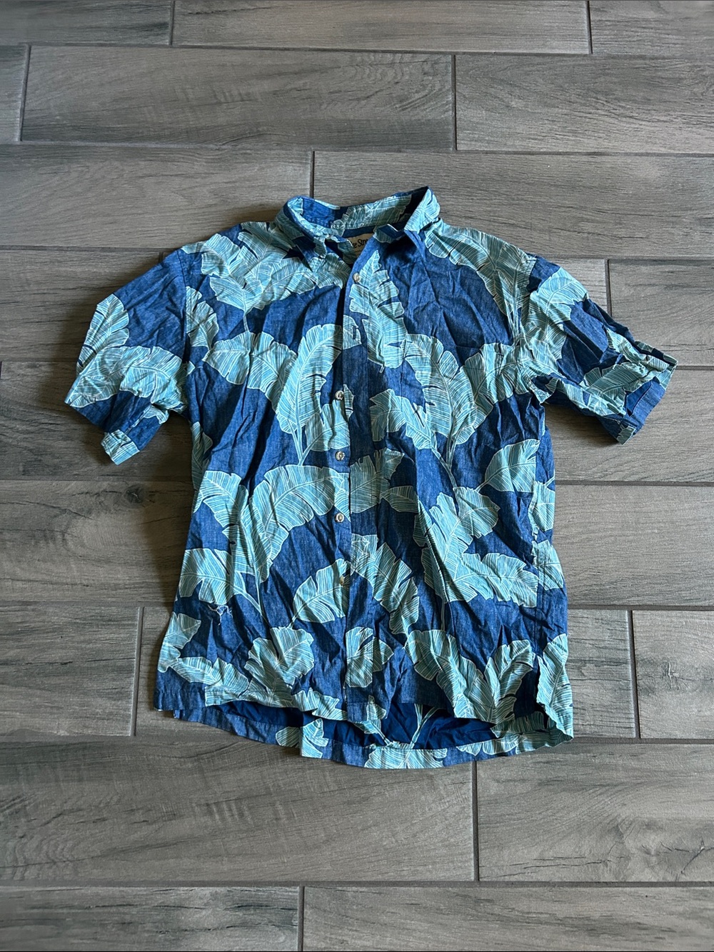 Casual Blue Leaf Print Short-Sleeve Button-Down Shirt